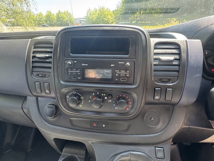 Vauxhall Vivaro Cdti Ecoflex - Image 11